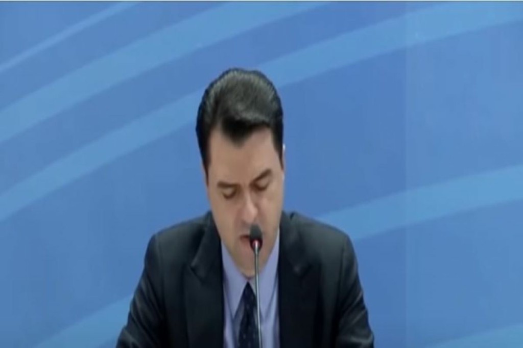 Ο Λουλζίμ Μπάσα παραιτήθηκε από την ηγεσία του Δημοκρατικού Κόμματος στην Αλβανία
