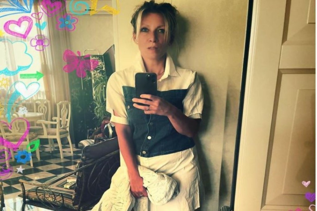 Η Μαρία Ζαχάροβα, το Instagram και οι πόζες στο γυμναστήριο – Ποια είναι η “Σιδηρά Κυρία” του ρωσικού ΥΠΕΞ