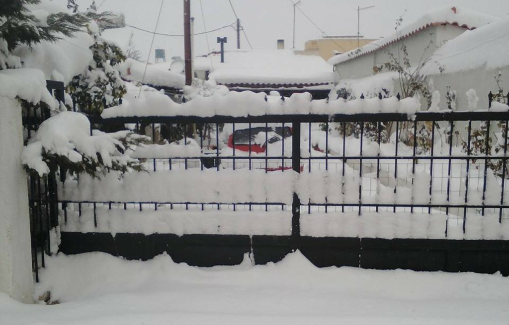 Πάνω από ένα μέτρο χιόνι στην Κερασιά Ευβοίας (pics)