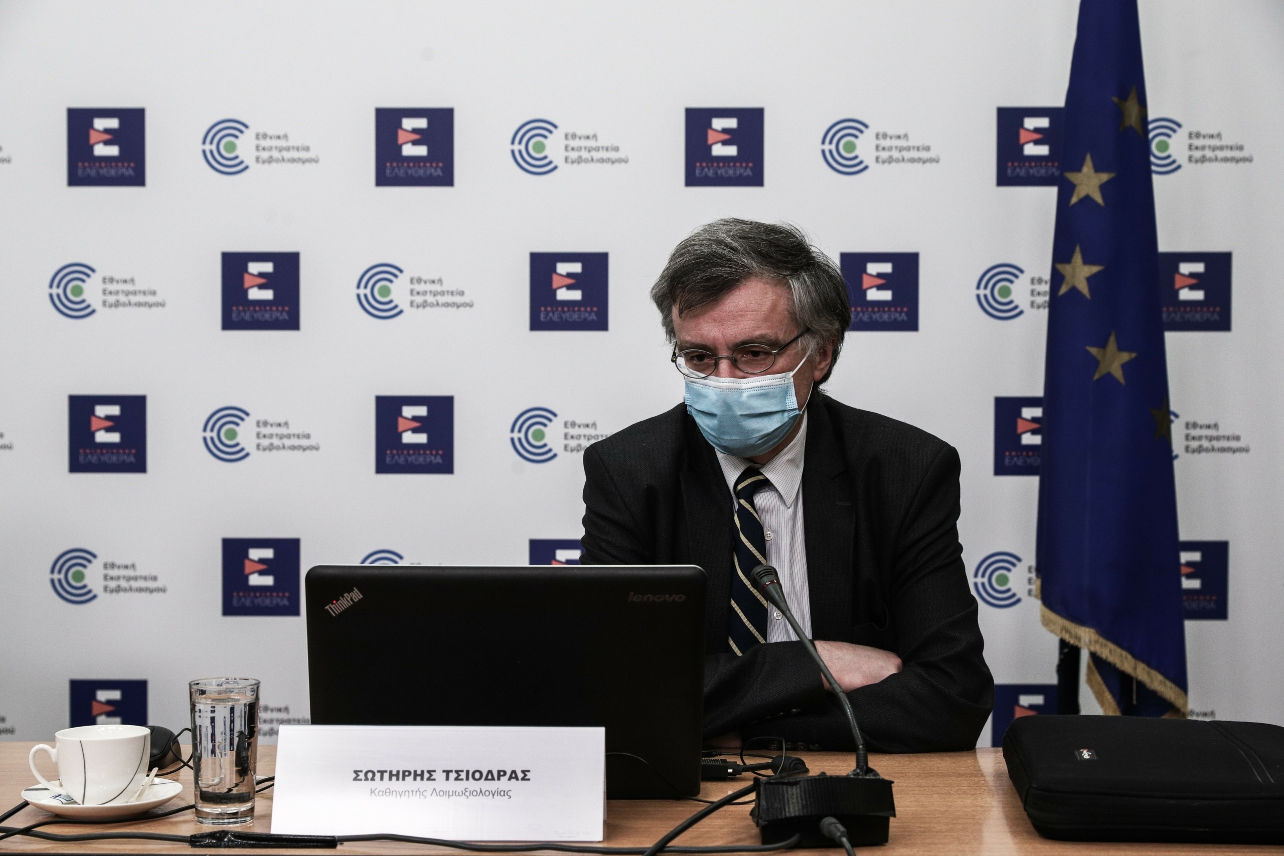 Ο Τσιόδρας επανεμφανίστηκε και προειδοποιεί – “Δεν αποκλείεται νέα μετάλλαξη κορονοϊού”