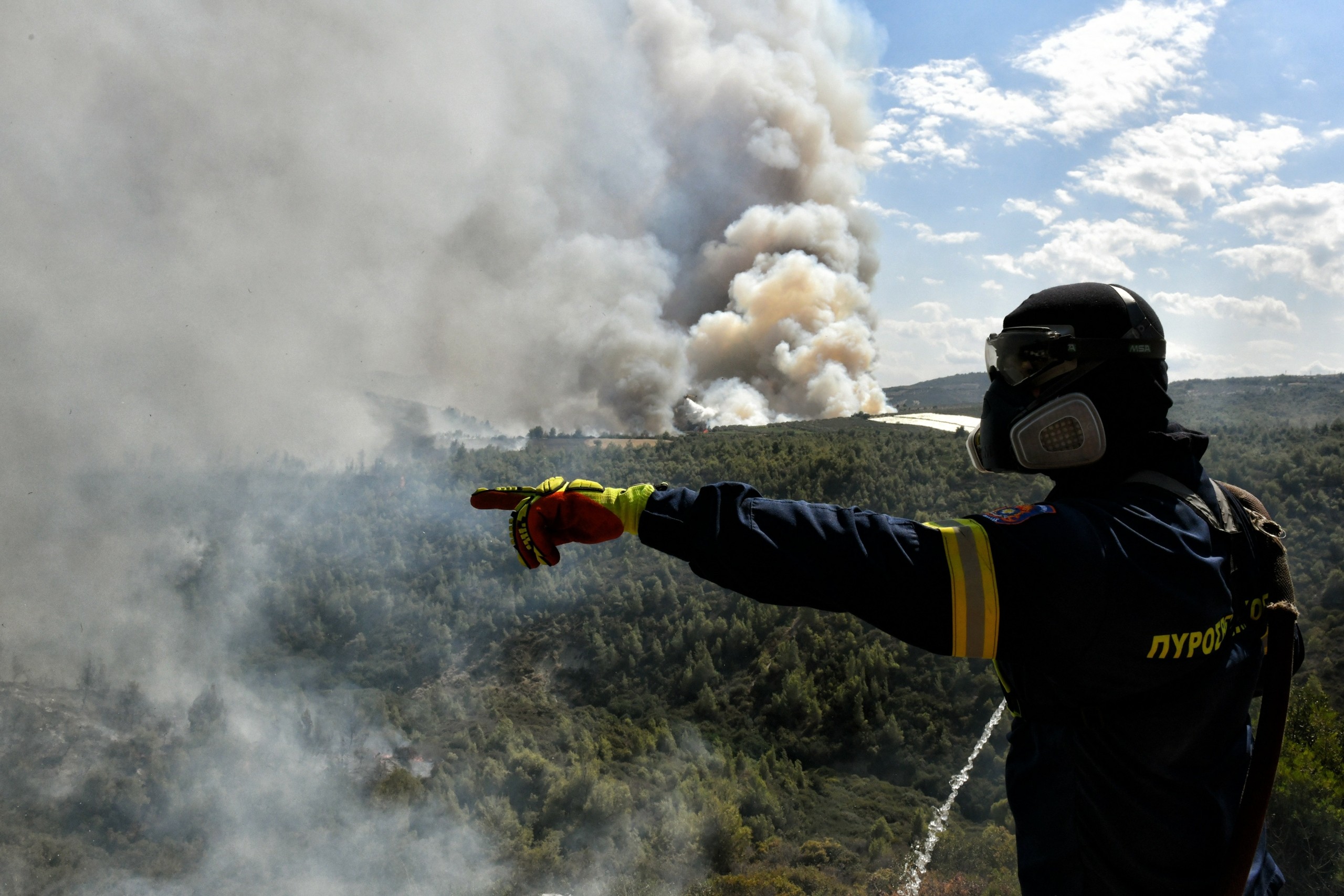 Μεγάλη φωτιά στον Μελιγαλά Μεσσηνίας – Επιχειρούν και εναέρια μέσα