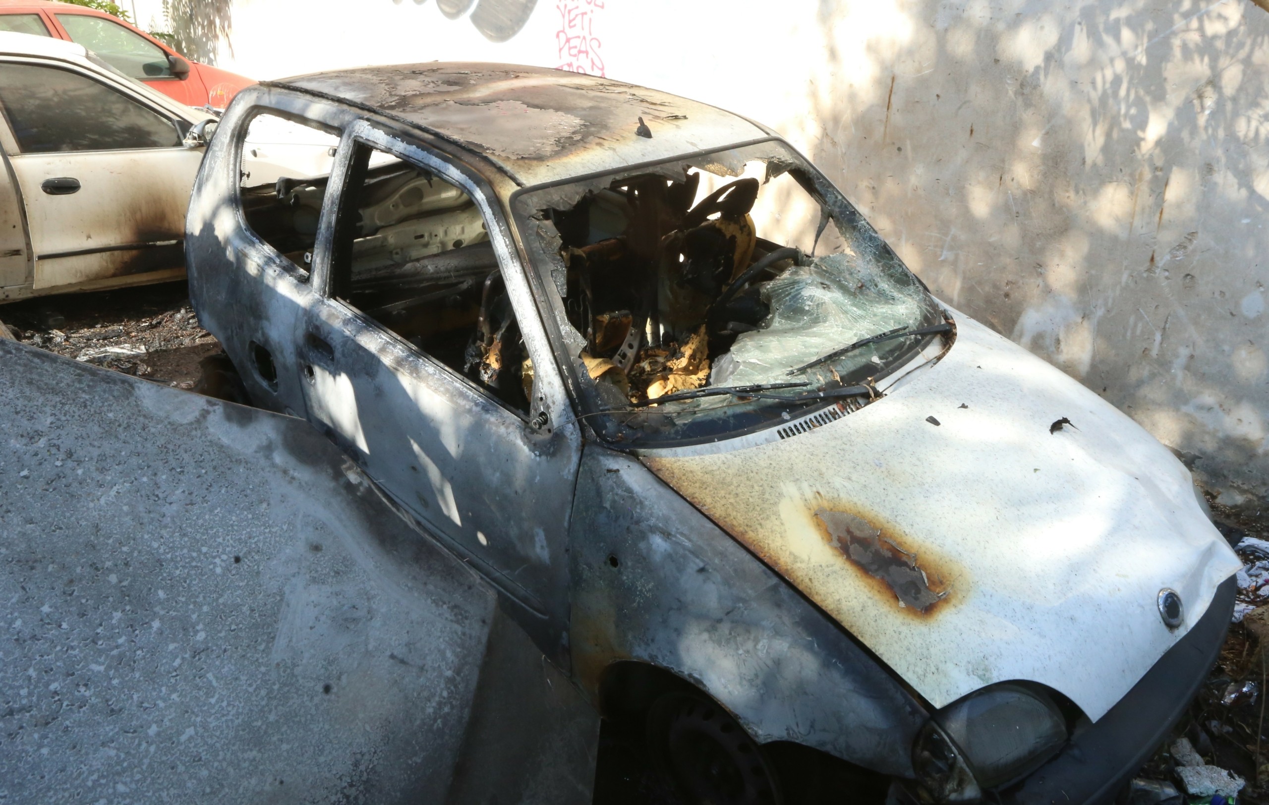 Θρίλερ στο Μενίδι – Εντοπίστηκε σορός μετά από φωτιά σε Ι.Χ.