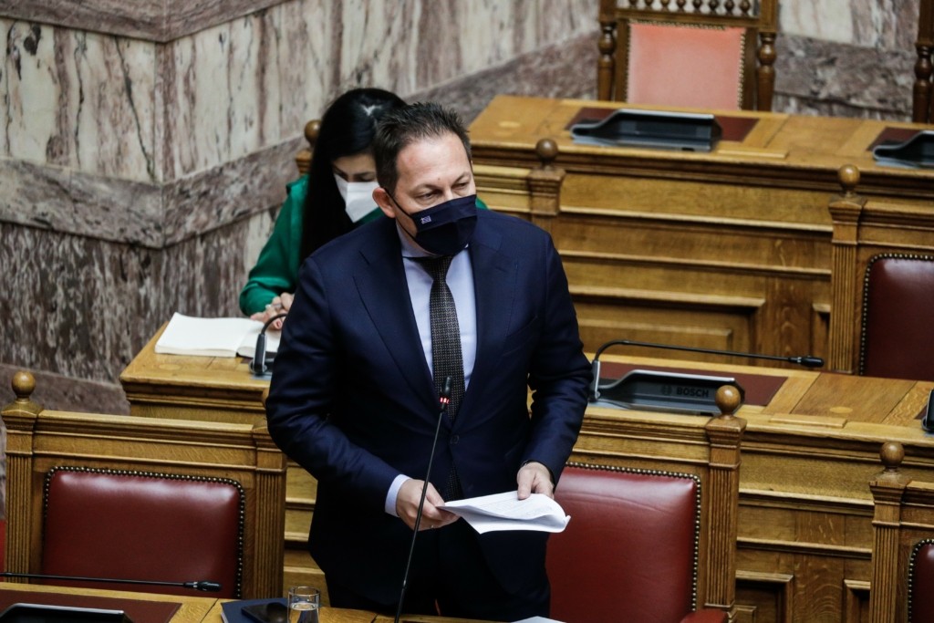 Πέτσας για επιδότηση καυσίμων – “Έμμεση μείωση του ΕΦΚ”