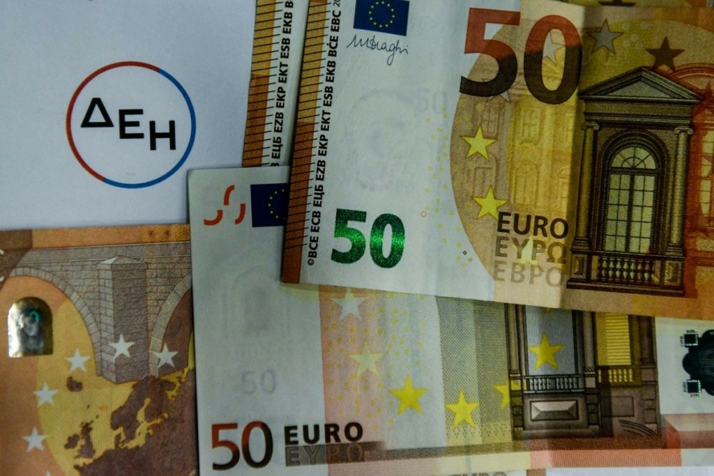 Καμία αλλαγή στους όρους από τη ΔΕΗ για όσους έχουν σταθερά συμβόλαια