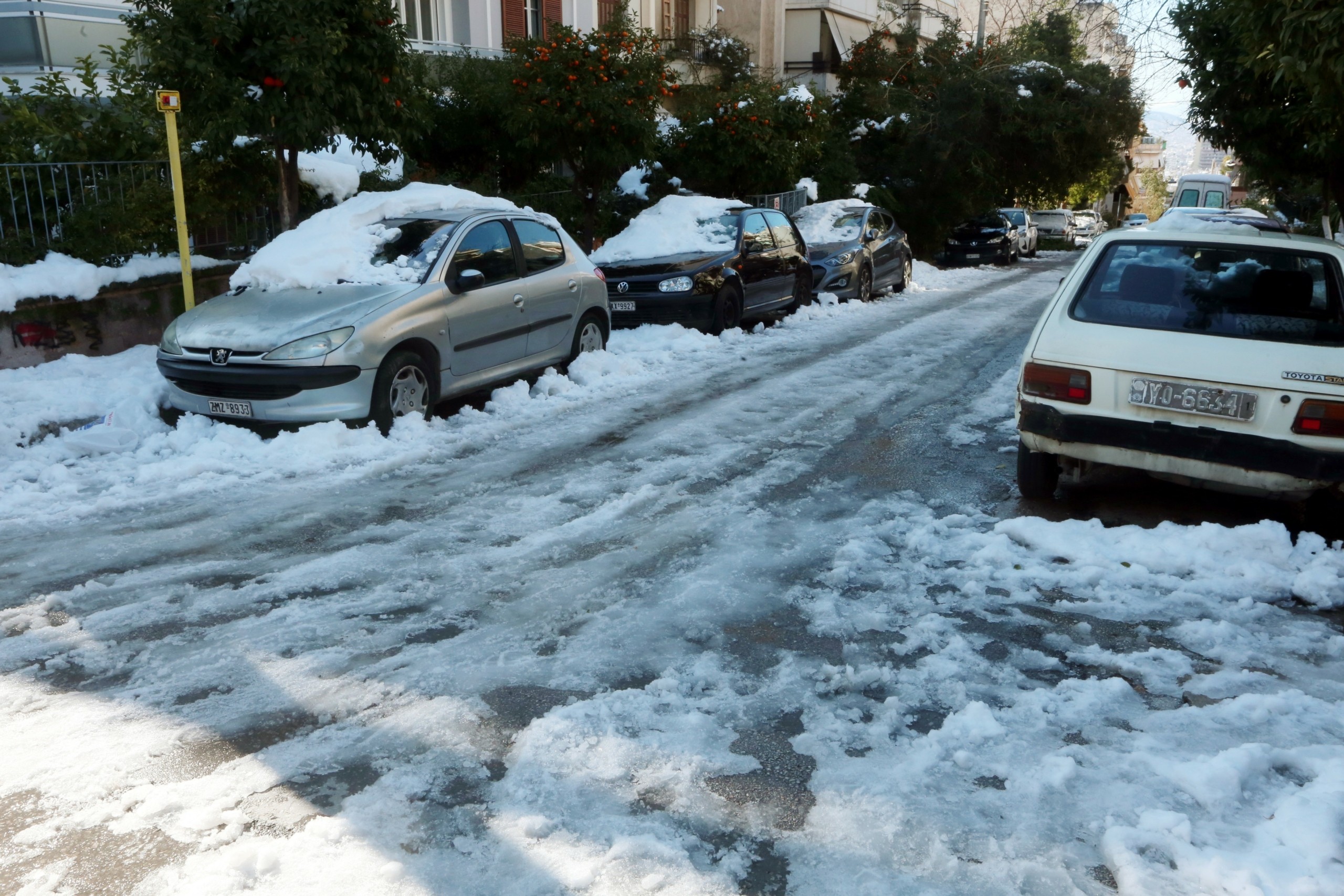 Κλειστά τα σχολεία στο μισό λεκανοπέδιο Αττικής – Ποιοι δρόμοι κλείνουν από το βράδυ – Τι θα γίνει με την Αττική οδό