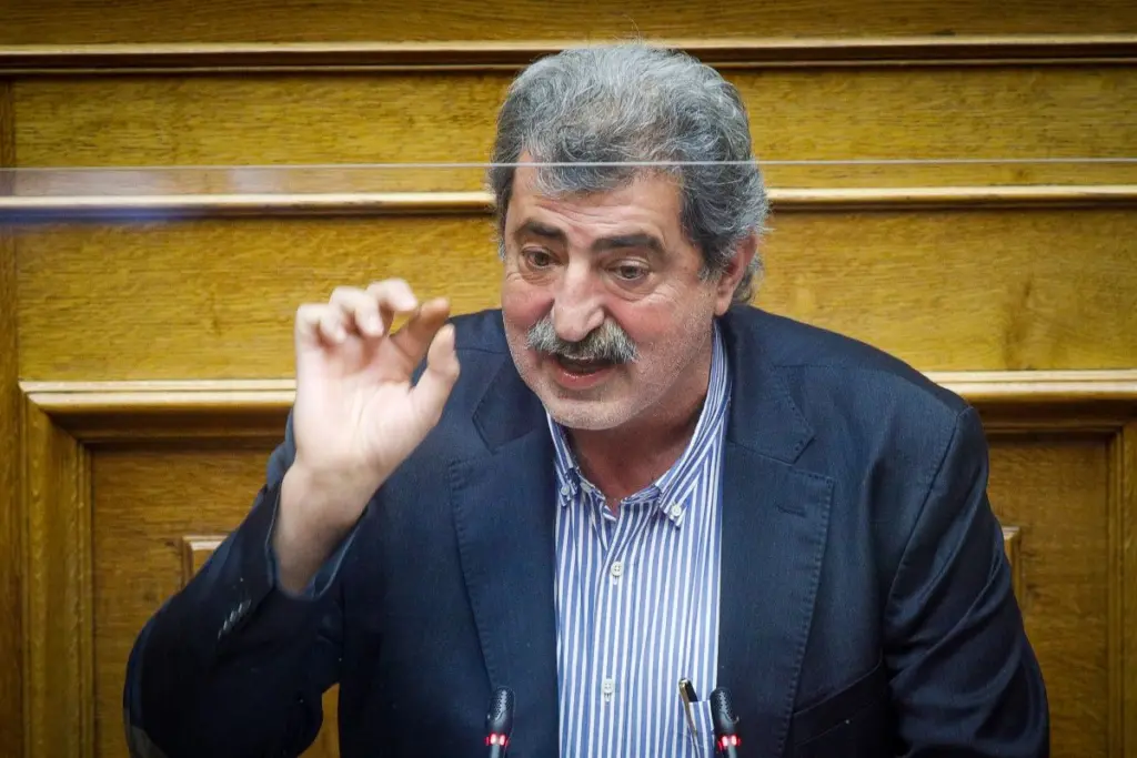 “Πιάστηκαν στα χέρια” Πολάκης και Μαρκόπουλος μέσα στη Βουλή – “Βούλωσε το”