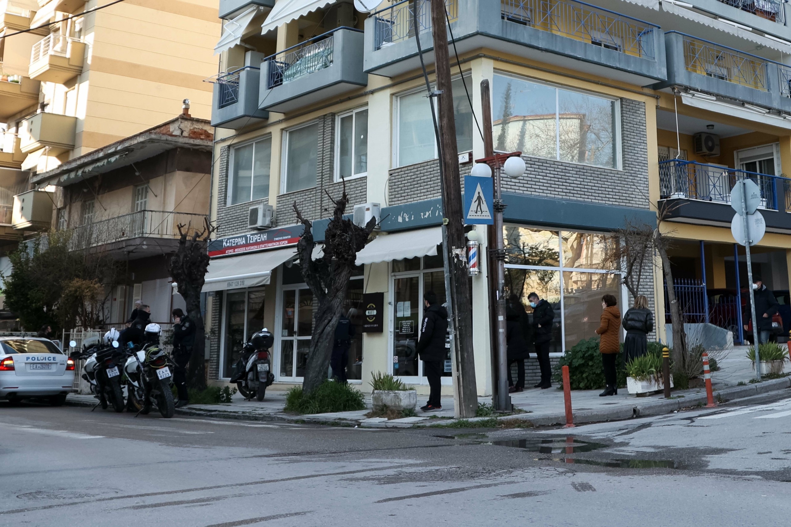 Απολογείται η 27χρονη και ακόμα τρεις για τις βίαιες επιθέσεις σε συνδέσμους του Ολυμπιακού