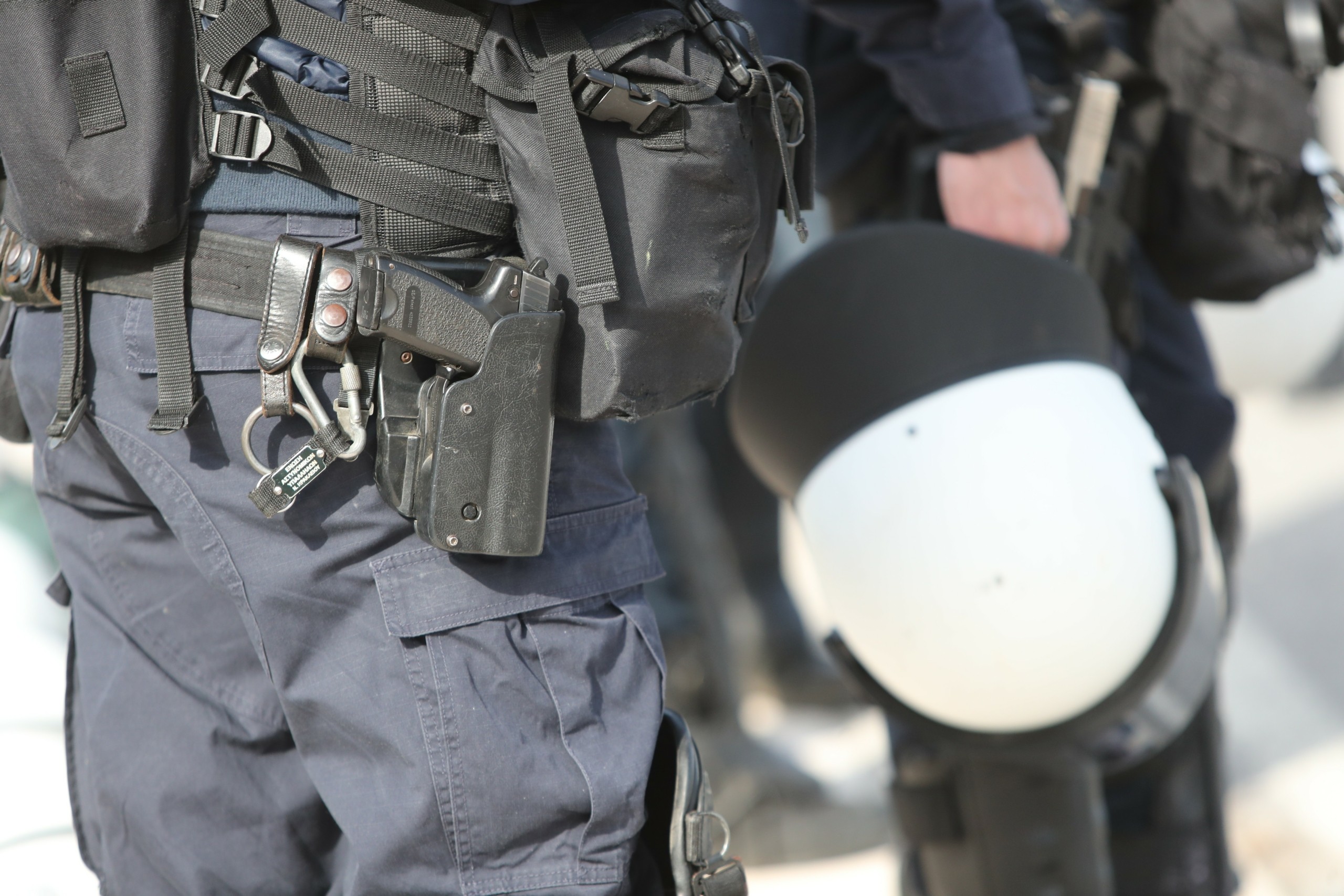 Τον δάγκωσε η πρώην του στη μέση του δρόμου από τη…ζήλια