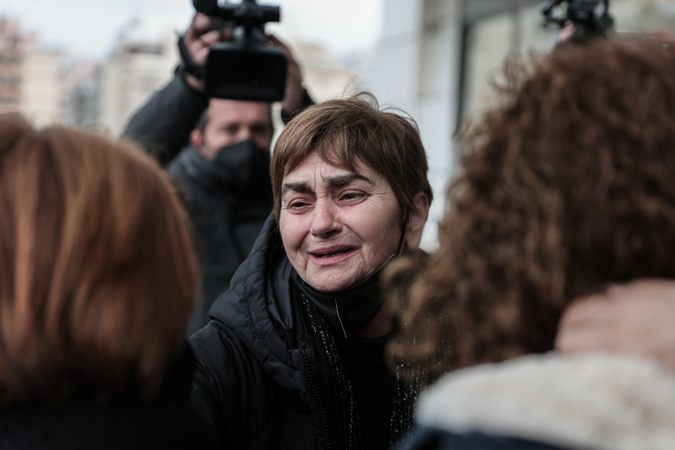 Συνεχίζεται η δίκη για τη δολοφονία της Ελένης Τοπαλούδη με τις καταθέσεις των γονιών της