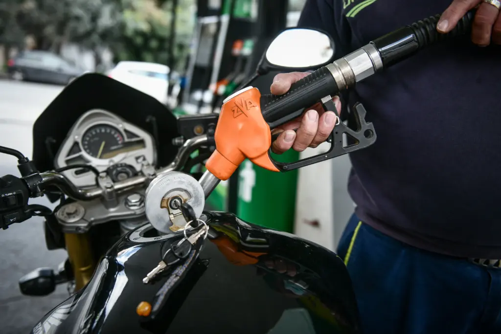Θεσσαλονίκη: Ληστεία με μαχαίρι σε βενζινάδικο