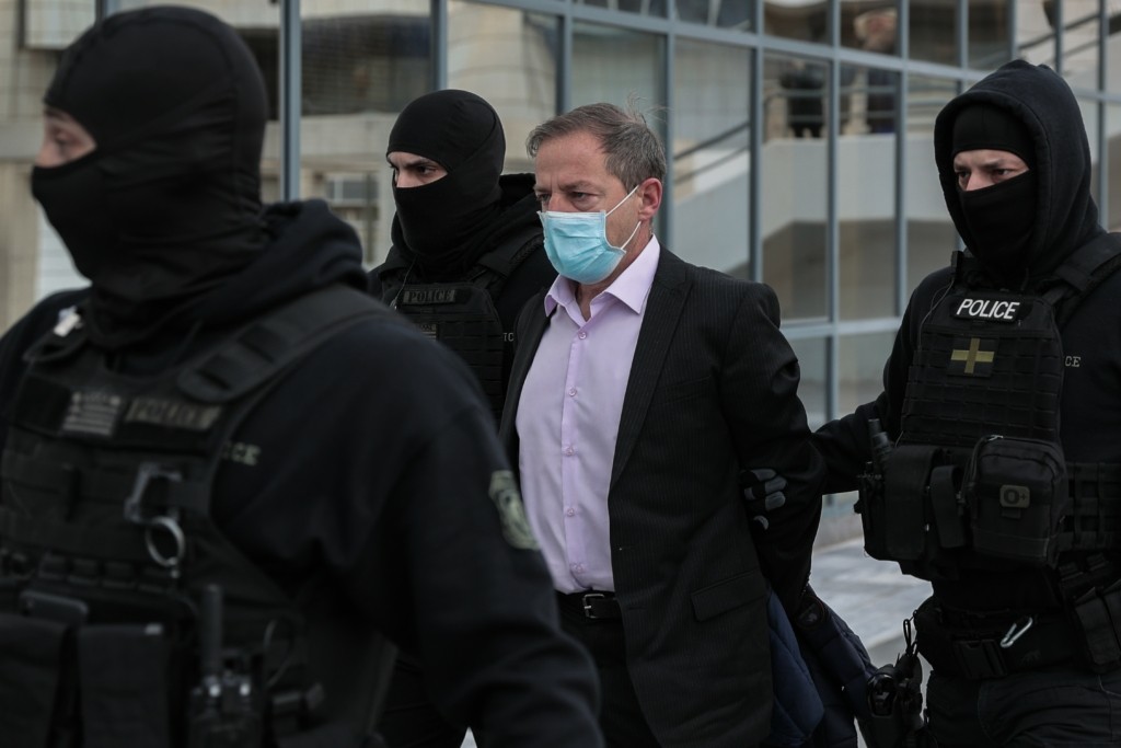 Χαμός στη δίκη Λιγνάδη – Ο καβγάς Κούγια-Βλάχου και οι “καφενειακού τύπου” εκφράσεις