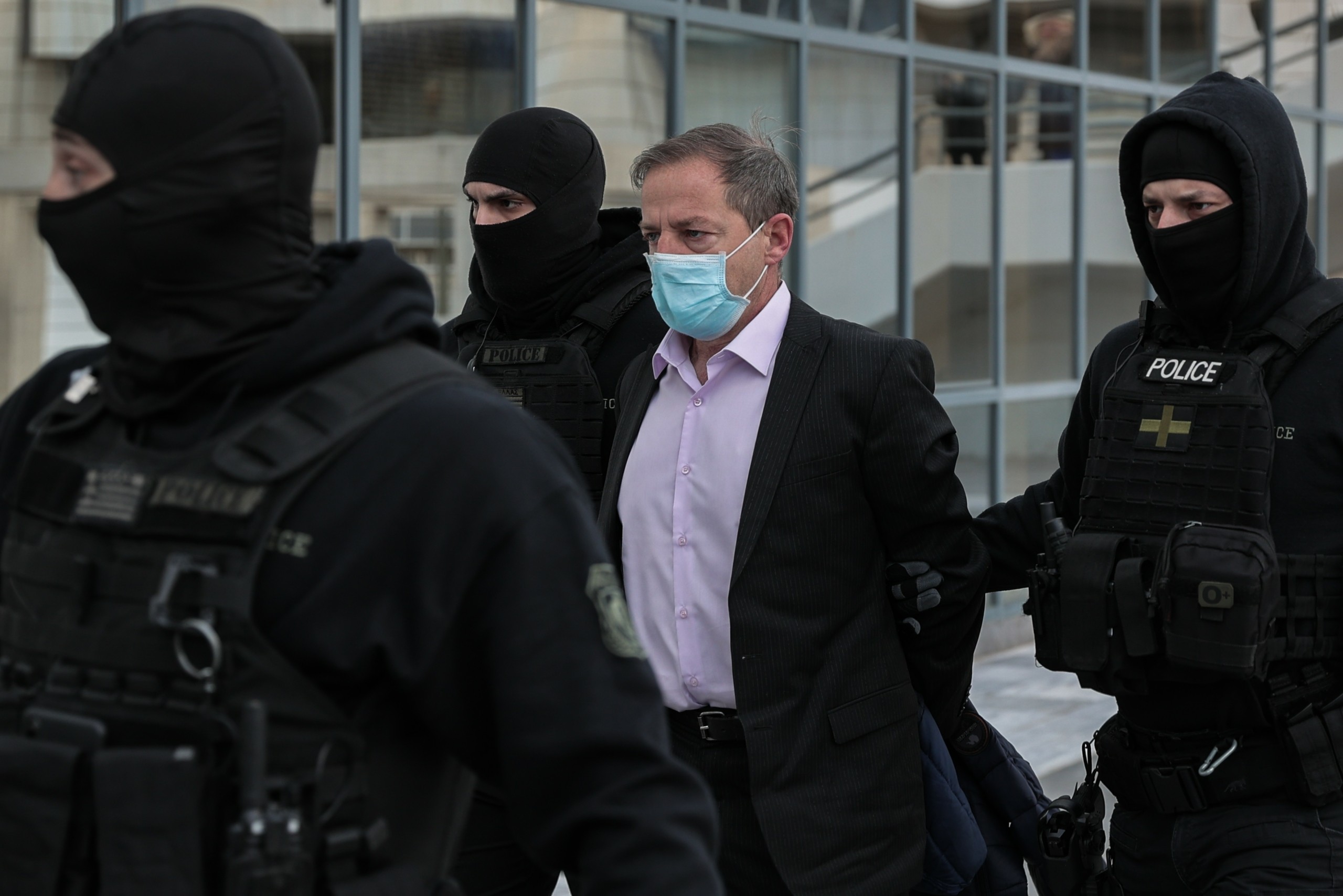 Χαμός στη δίκη Λιγνάδη – Ο καβγάς Κούγια-Βλάχου και οι “καφενειακού τύπου” εκφράσεις