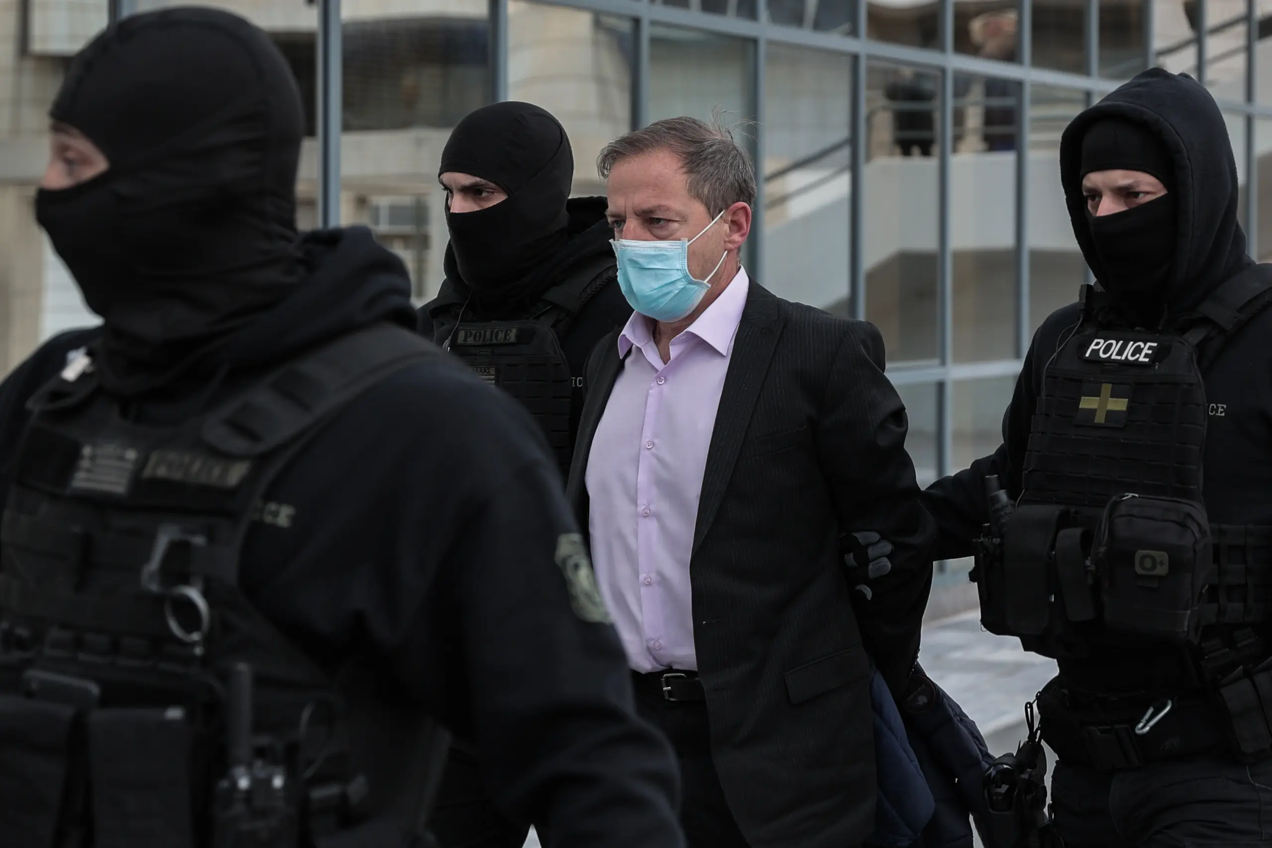 Χαμός στη δίκη Λιγνάδη – Ο καβγάς Κούγια-Βλάχου και οι “καφενειακού τύπου” εκφράσεις