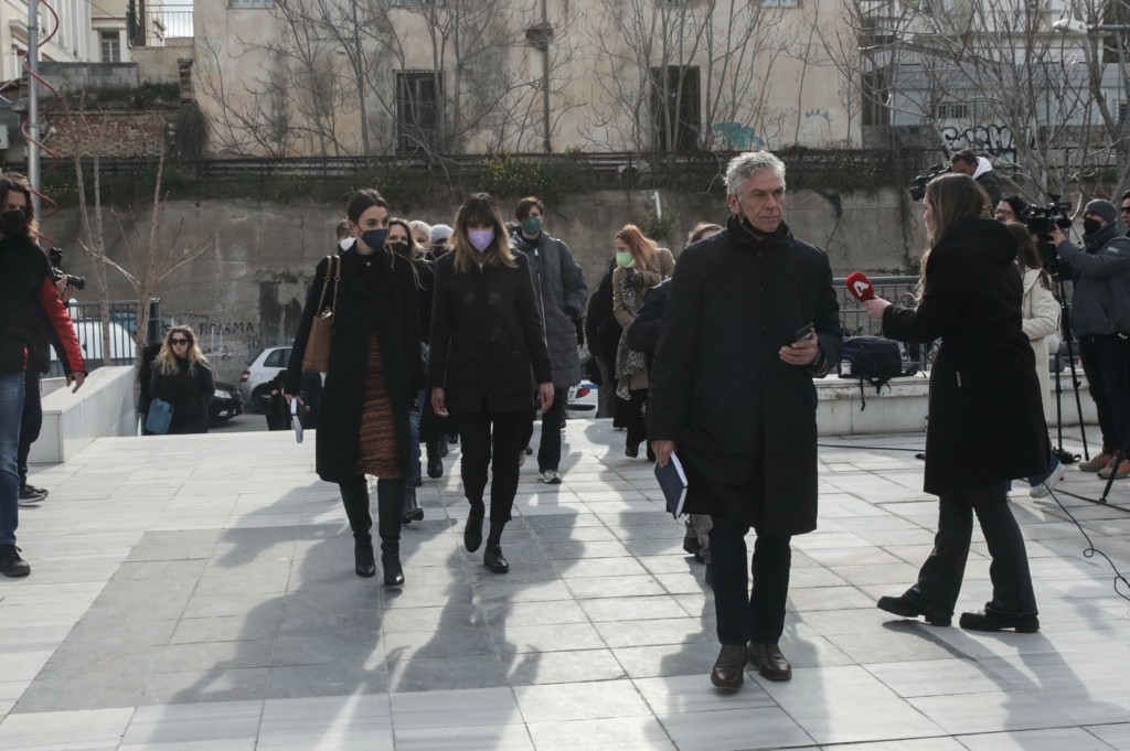 Μετ’ εμποδίων η δίκη του Πέτρου Φιλιππίδη – “Θα τον δείτε και δεν θα το πιστεύετε, έχει χάσει 25 κιλά”