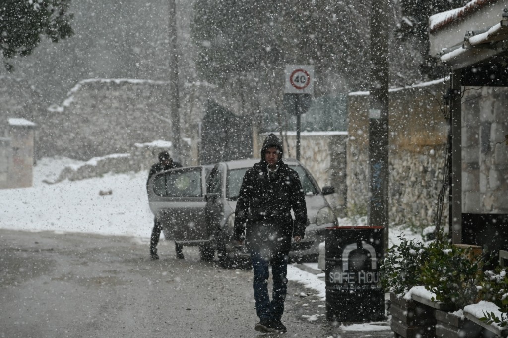 Στην κατάψυξη η χώρα – Προσοχή Τρίτη και Τετάρτη συνιστά ο Μαρουσάκης – Πού θα ρίξει πυκνό χιόνι