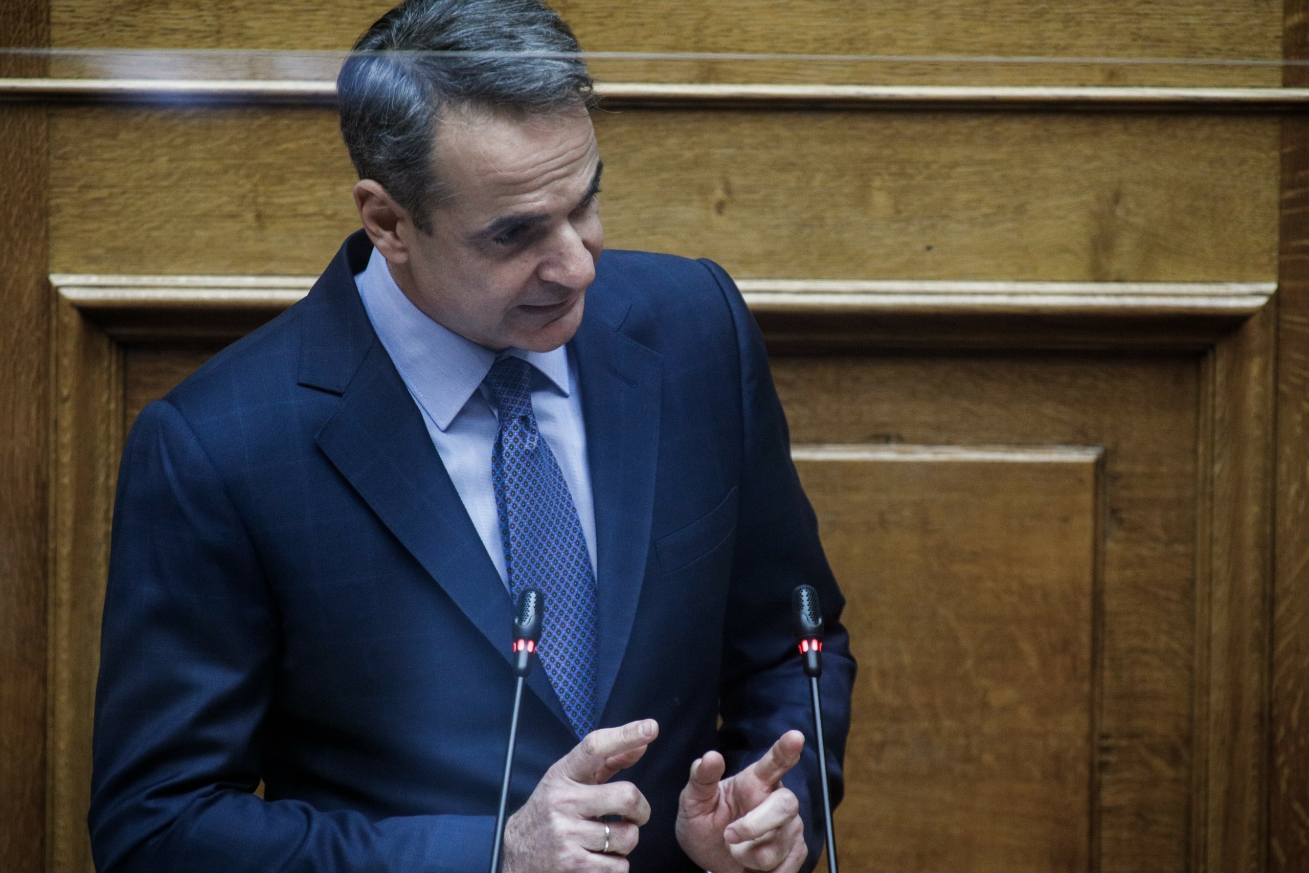 Πρόσκληση από τον Μητσοτάκη στον Ζελένσκι να μιλήσει στη Βουλή