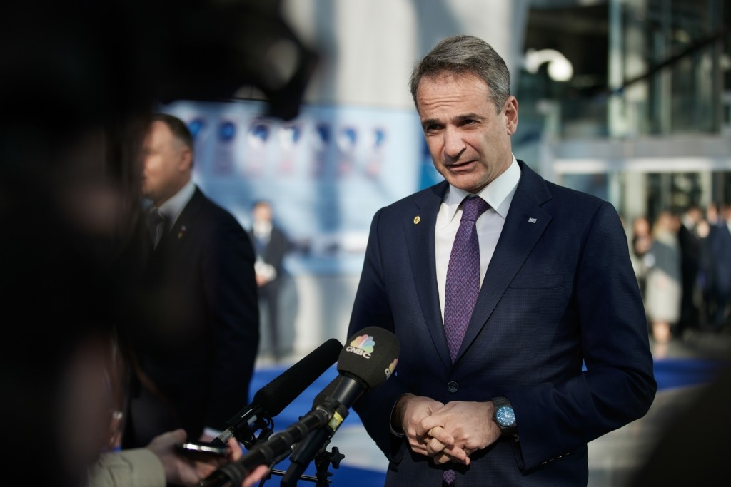 Άμυνα και διατλαντικές σχέσεις στο επίκεντρο της Συνόδου της ΕΕ – Οι προτάσεις Μητσοτάκη