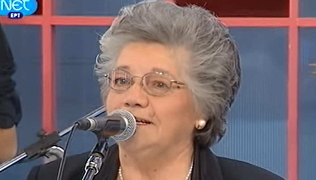 Η Λίνα Μενδώνη αποχαιρετά το “αηδόνι του νησιωτικού τραγουδιού” – “Η Ειρήνη Κονιτοπούλου μας συντρόφευε στα πανηγύρια”
