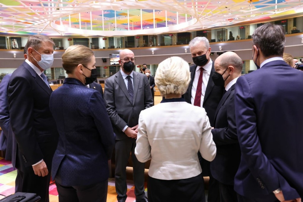 Πώς μπορεί η ΕΕ να απαλλαγεί από την εξάρτηση στο ρωσικό φυσικό αέριο;