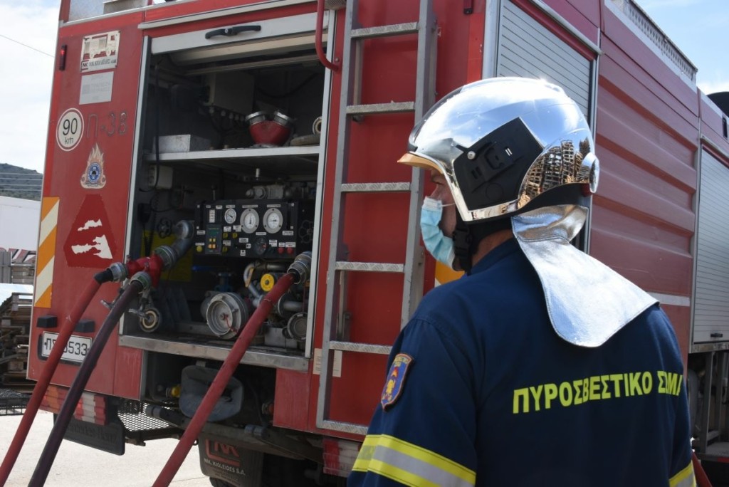 Τράνταξε όλα τα Γρεβενά η έκρηξη στο εργοστάσιο δυναμίτιδας – Αναζητούν στα απομεινάρια του κτιρίου τους 3 αγνοούμενους