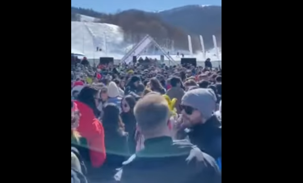 Snow party εν μέσω κορονοϊού στη Νάουσα έφερε βαριά καμπάνα στους διοργανωτές (vid)