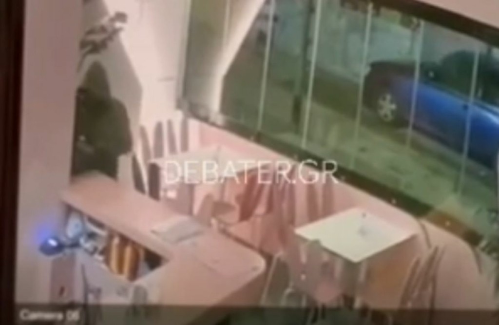 Βίντεο ντοκουμέντο από ληστεία στο Περιστέρι – Άρπαξε τα χρήματα και έγινε καπνός