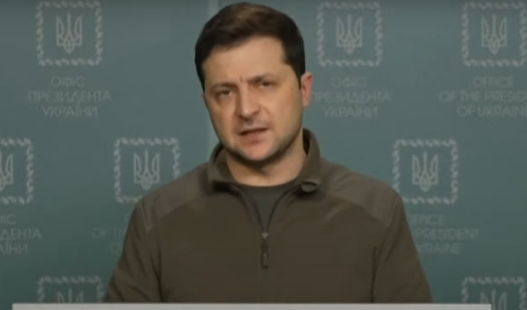 Γερμανίδα διερμηνέας ξεσπάει σε κλάματα την ώρα που μεταφράζει την ομιλία του Ζελένσκι (vid)
