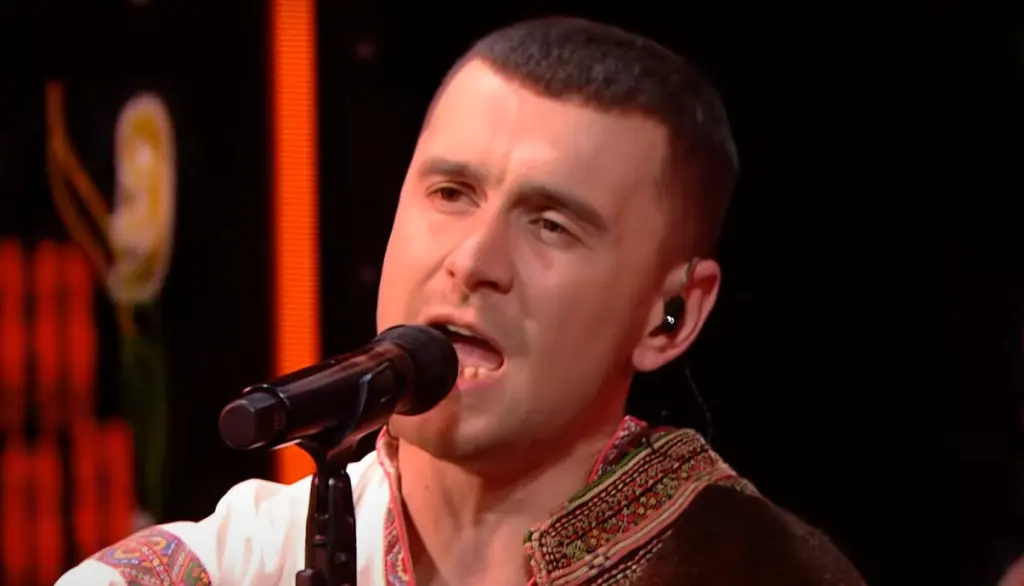 Οι εκπρόσωπος της Ουκρανίας στη Eurovision αφήνει προσωρινά την λάμψη του θεσμού για να βοηθήσει τους συμπατριώτες του