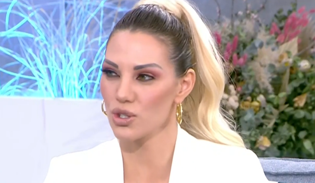 Σάσα Μπάστα: Χωρίζει από τον σύζυγός της; – Τι απαντά η τραγουδίστρια