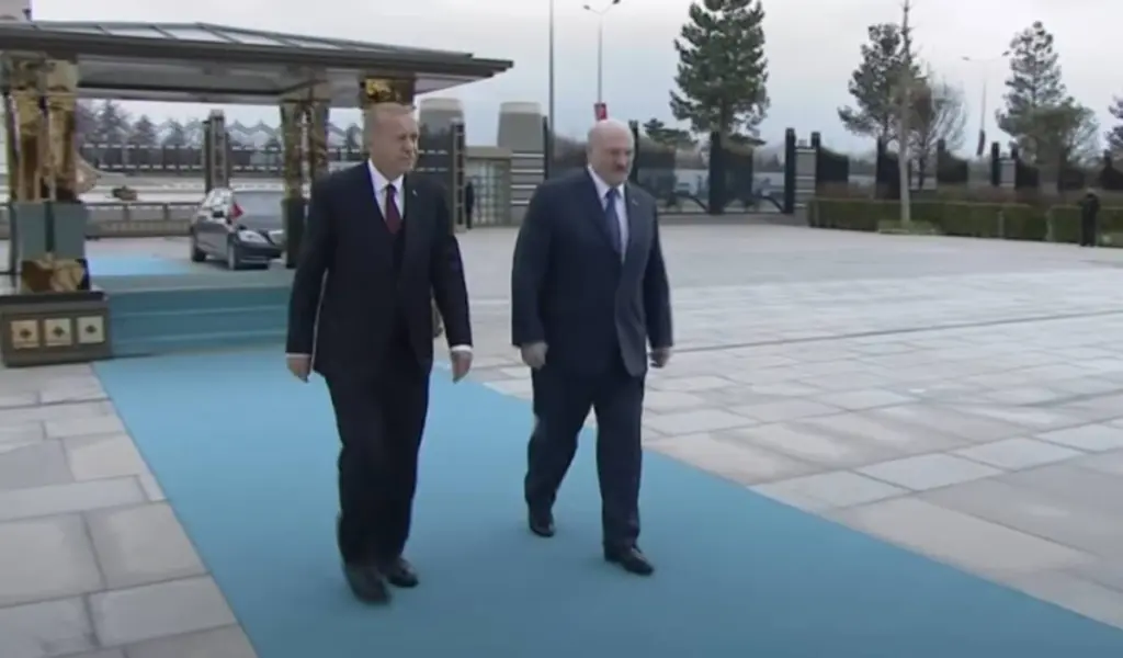 Επικοινωνία Ερντογάν με Λουκασένκο για τον πόλεμο στην Ουκρανία