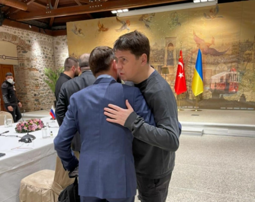 Για εγγυήσεις ασφαλείας και οργάνωση κατάπαυσης του πυρός συζητούν Μόσχα και Κίεβο