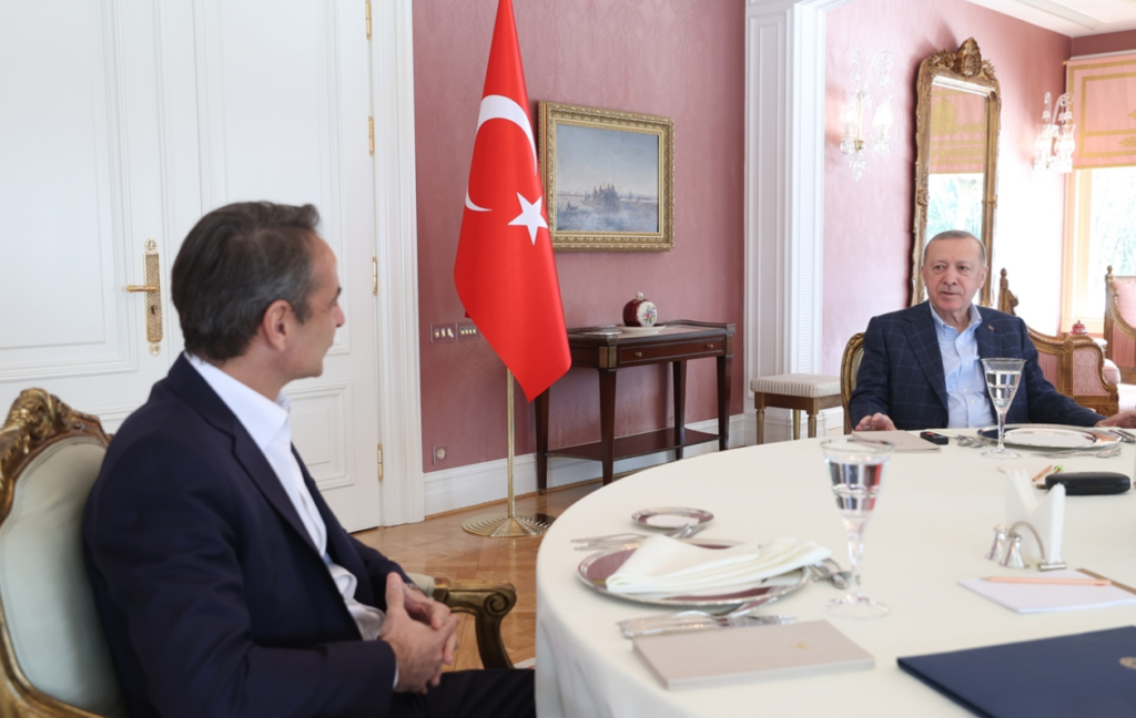 Στο τουρκικό προεδρικό μέγαρο για το γεύμα με Ερντογάν ο Μητσοτάκης (pics&vid)