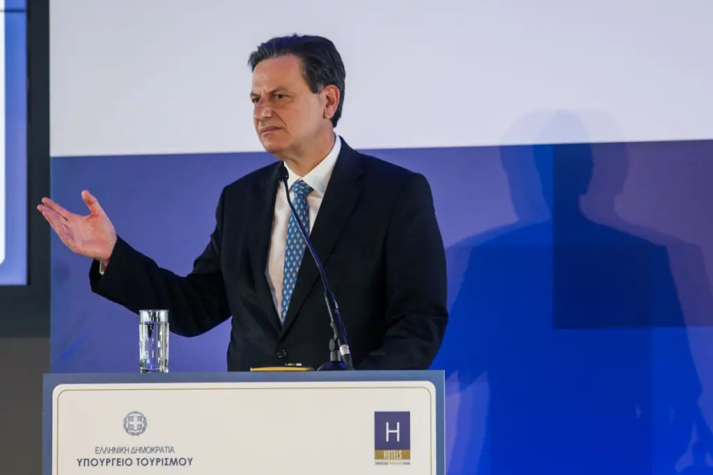 Ο Θόδωρος Σκυλακάκης υπέγραψε για να ενταχθούν στο Ταμείο Ανάκαμψης 70 έργα ύψους 2,4 δις ευρώ