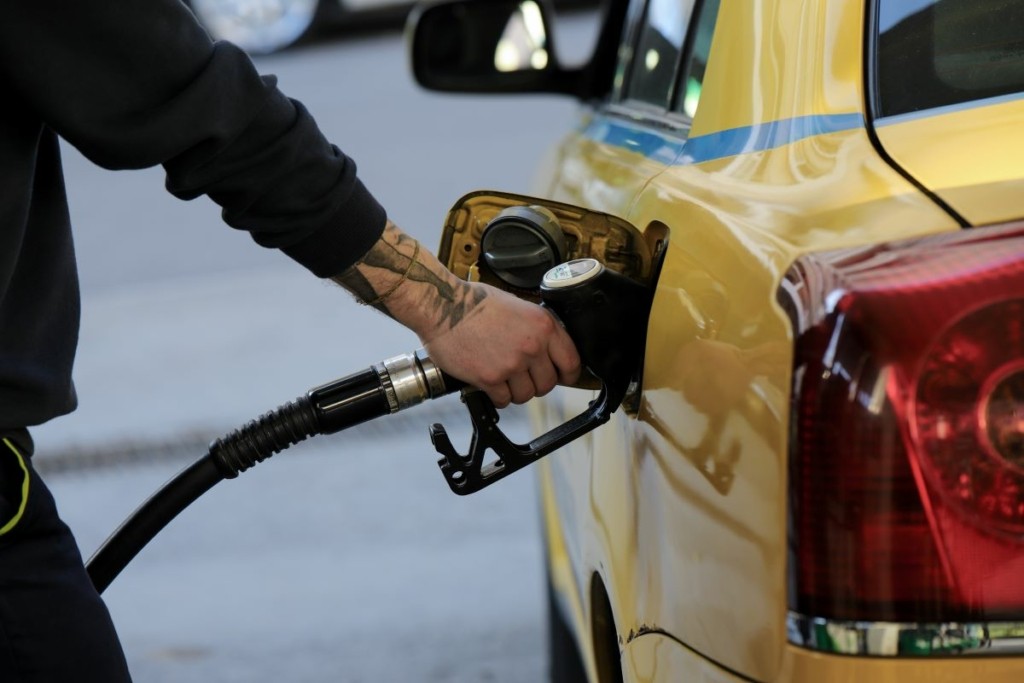 Στη Βουλή η τροπολογία που βάζει πλαφόν στο περιθώριο κέρδους σε προϊόντα και υπηρεσίες
