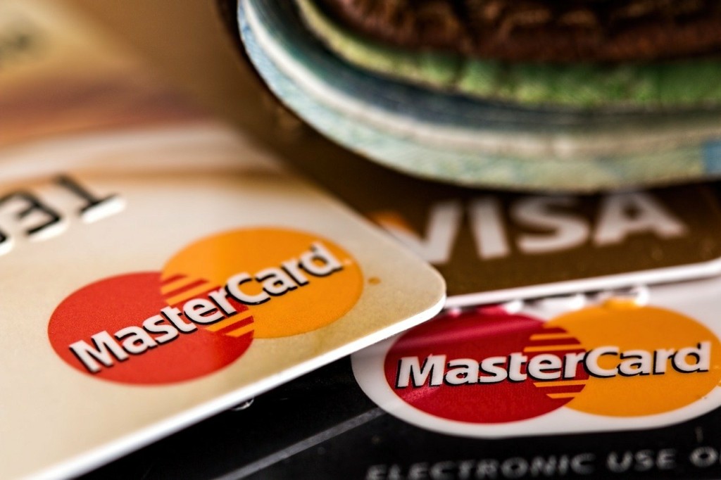 Visa και Mastercard διακόπτουν κάθε δραστηριότητά τους στη Ρωσία