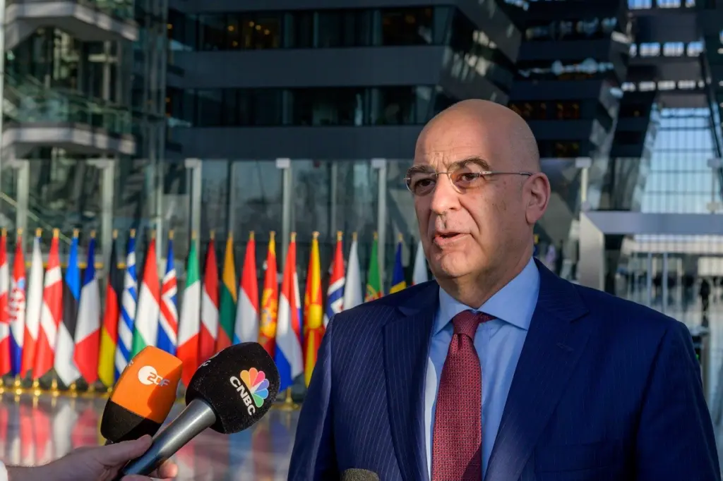 Δέσμευση Δένδια για την ασφαλή επιστροφή του Έλληνα πρόξενου που παραμένει εγκλωβισμένος στη Μαριούπολη