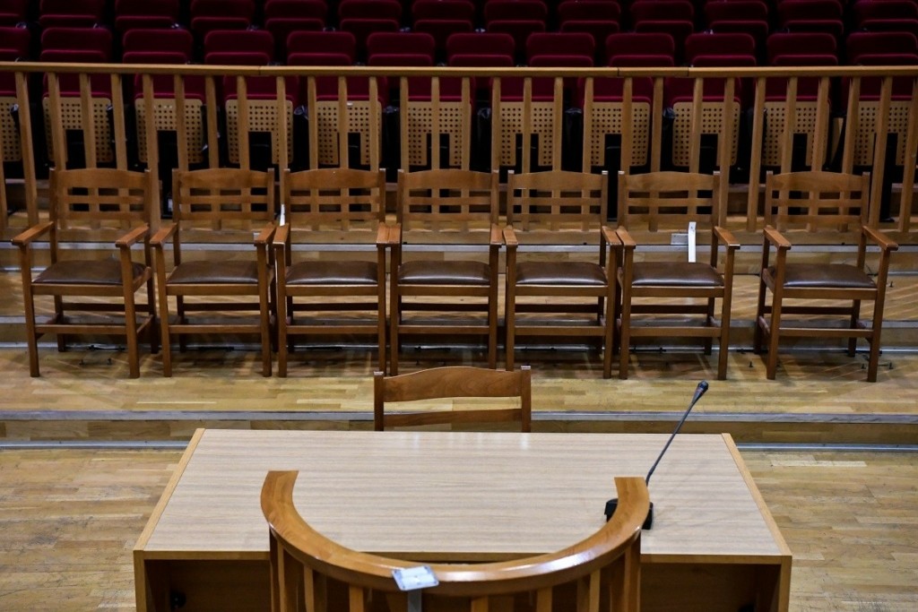 Αναβλήθηκε ξανά η υπόθεση του 67χρονου καθηγητή που καταγγέλθηκε από μαθήτριά για σεξουαλική παρενόχληση            
