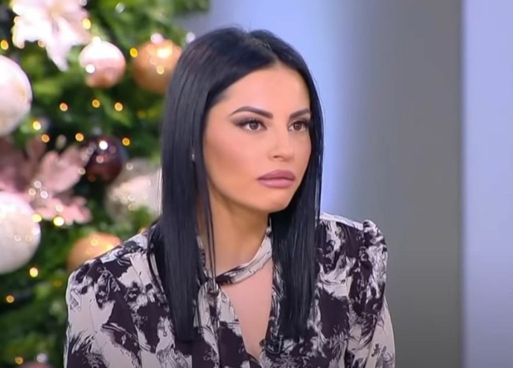 Η Δήμητρα Αλεξανδράκη αποκάλυψε πότε θα γίνει ο γάμος της