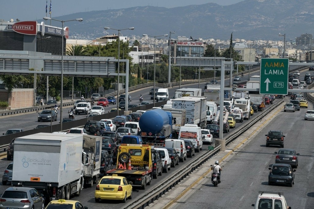 Χαμός αυτή την ώρα στον Κηφισό – Απίστευτο μποτιλιάρισμα στο ρεύμα προς Πειραιά, λόγω καραμπόλας