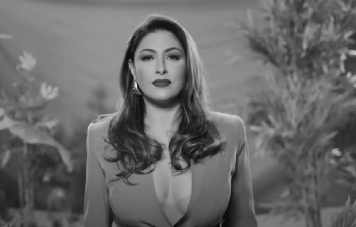 Είναι γεγονός! – Η Έλενα Παπαρίζου ανακοινώνει την επιστροφή των “Antique”