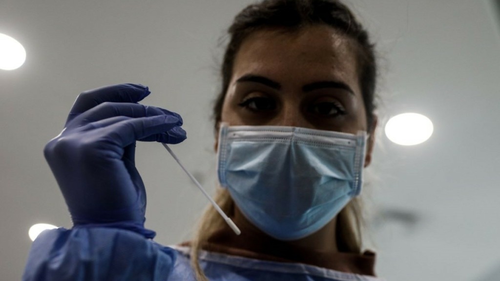 Στα 15.783 τα κρούσματα την Πέμπτη – Αυξήθηκαν ξανά οι θάνατοι