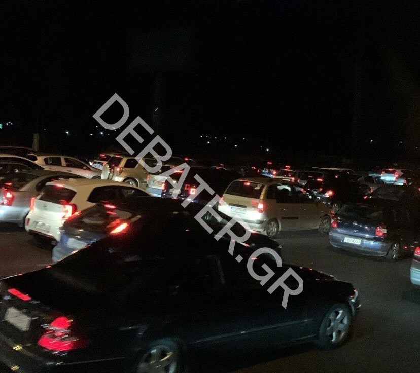 Η μεγάλη επιστροφή των εκδρομέων του τριημέρου – Χαμός στα διόδια Αθηνών-Κορίνθου στην Ολυμπία Οδό (pics)