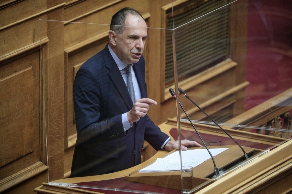 Ξαφνικά θετικός στον κορονοϊό ο Γιώργος Γεραπετρίτης την ώρα που έμπαινε στο Μαξίμου
