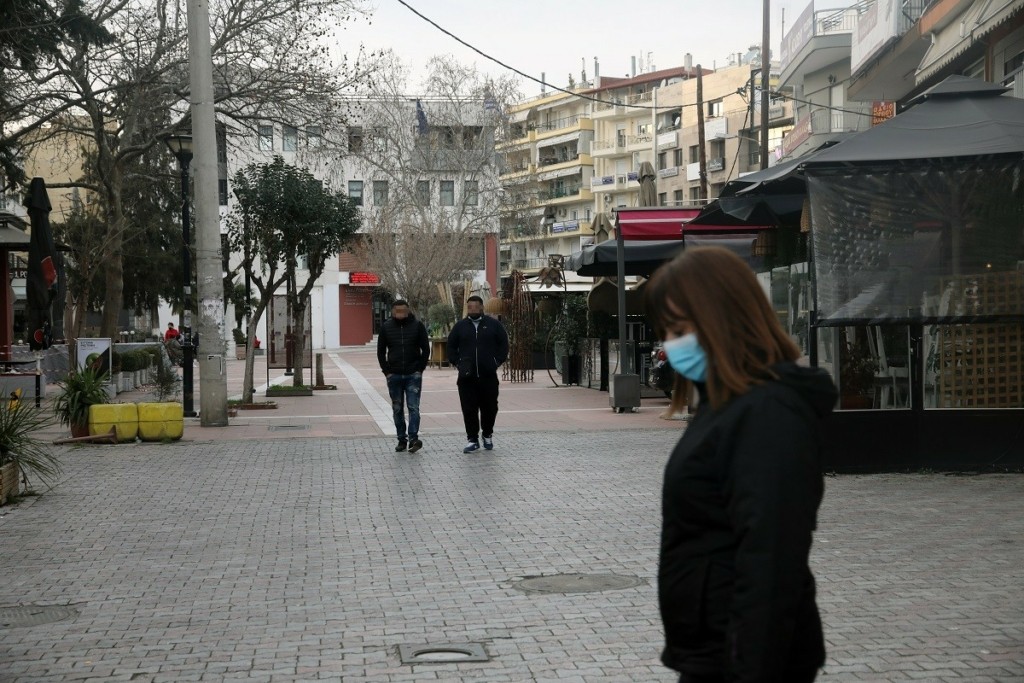 Ο ΠΟΥ ανησυχεί και για την Ελλάδα – Υπερβολικά απότομα η άρση των μέτρων για τον κορονοϊό