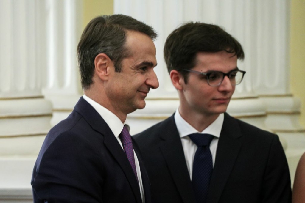 Έντονες αντιδράσεις από καλλιτέχνες και Twitter στο σχόλιο του Κωνσταντίνου Μητσοτάκη για τη Συναυλία Ειρήνης