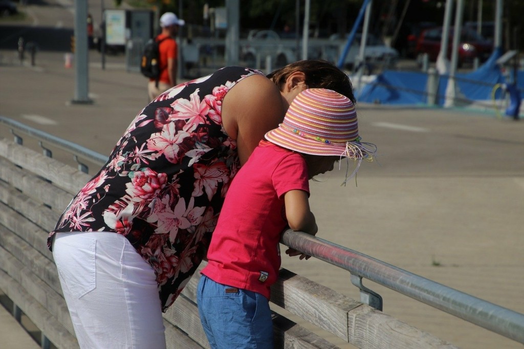 Πότε ανοίγει η πλατφόρμα για τις “Νταντάδες της Γειτονιάς” – Ποιοι μπαίνουν στο Μητρώο του gov.gr