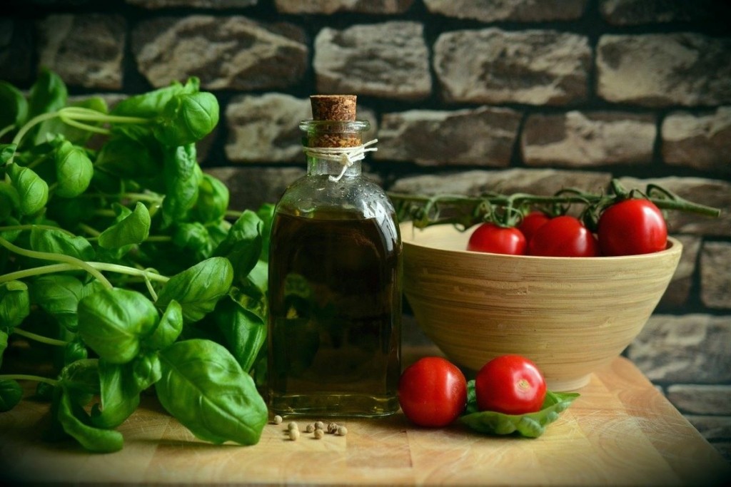 Μυρωδάτο ταμπουλέ με κουσκουσάκι και λαχανικά