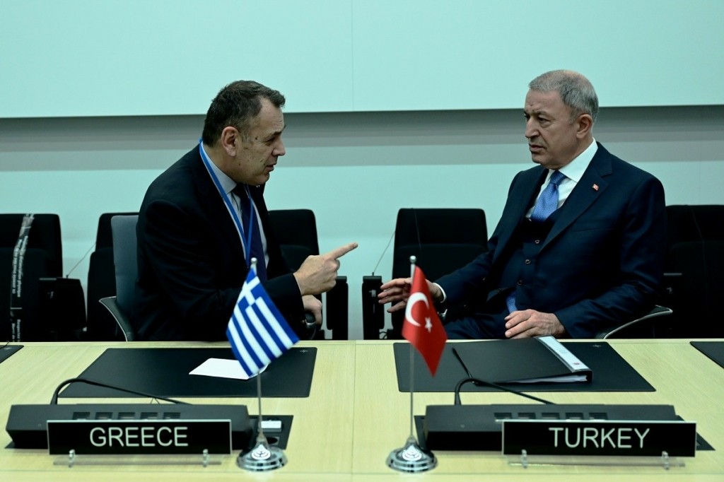 Τα είπαν σε θετικό κλίμα Παναγιωτόπουλος-Ακάρ – Η ασφάλεια της Μεσογείου σε πρώτο πλάνο