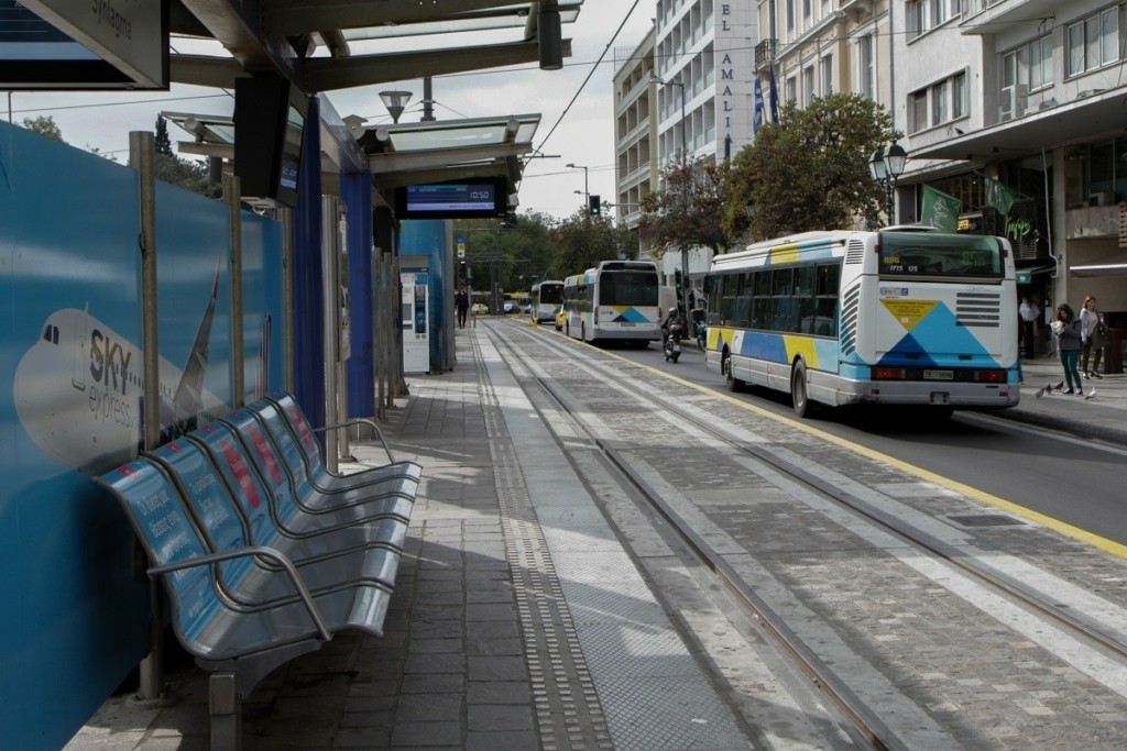 ΕΛΑΣ: Συνελήφθη συμμορία ανηλίκων που έκλεβε αλυσίδες σε λεωφορεία και τραμ
