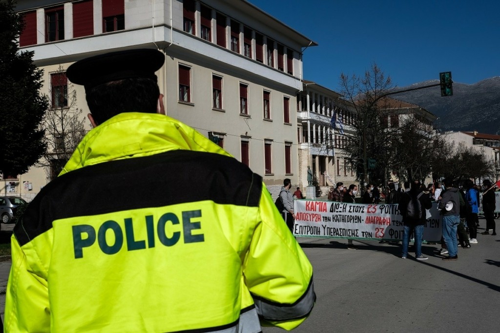 Τσουχτερά τα πρόστιμα για τον κορονοϊό – Κομμωτήρια και ινστιτουτα ομορφιάς με λουκέτο